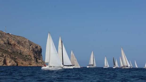 «Django», de Dominique Luna, vencedor del Trofeo Sir Thomas Lipton del Club Náutico Jávea