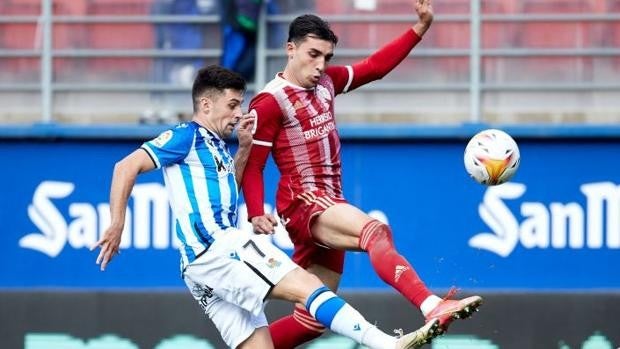 Alkain salva al Sanse en un duelo de diez contra diez