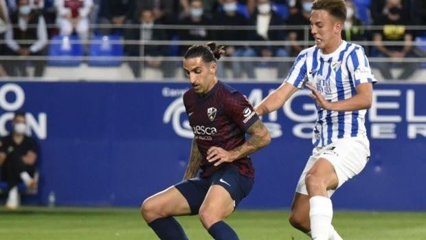 Los palos regalan un empate entre Málaga y Huesca