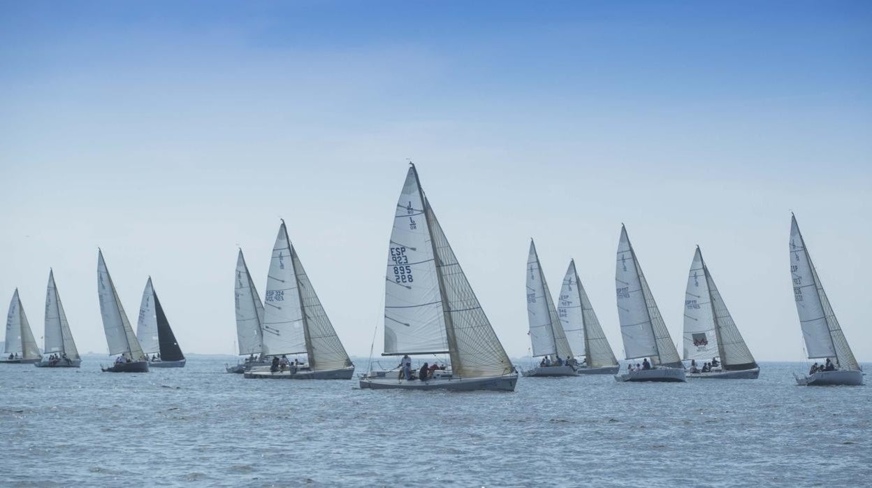 El viento, protagonista en la jornada inaugural del 36º Trofeo Príncipe de Asturias