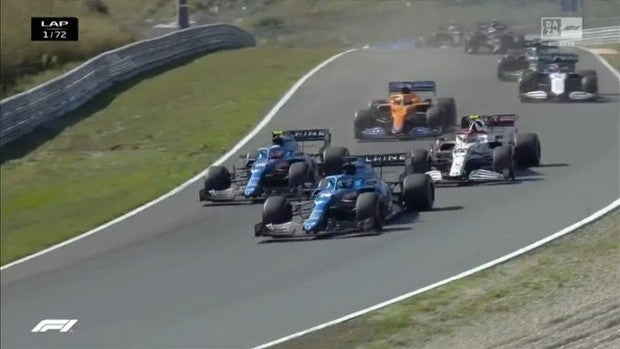 Así ha sido el aclamado doble adelantamiento «por fuera» de Alonso en Zandvoort