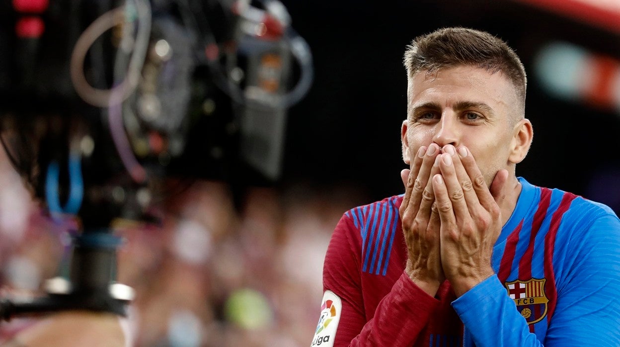 Piqué: «Empiezo a salir con Shakira y mi relación con Guardiola cambia»