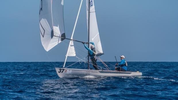 Hungría y Alemania luchan por la primera posición en el Mundial de Flying Dutchman en Altea