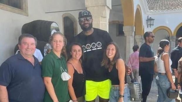 (Vídeo) Lebron James, un maestro de la venencia en Jerez