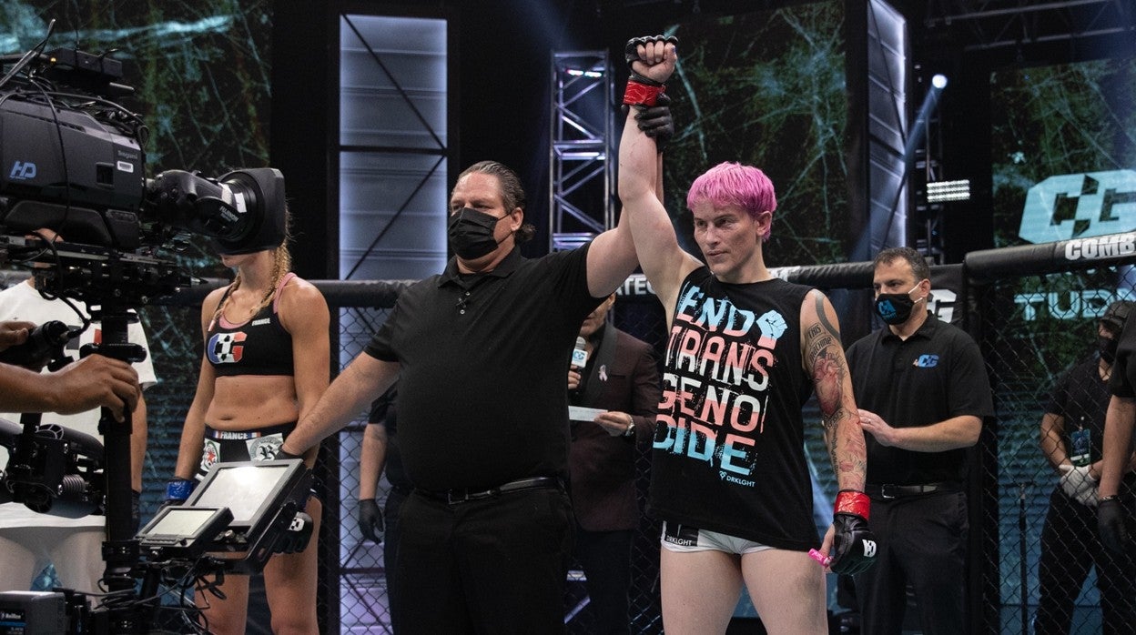 Alana McLaughlin, la luchadora trans desata la polémica tras la victoria en su debut