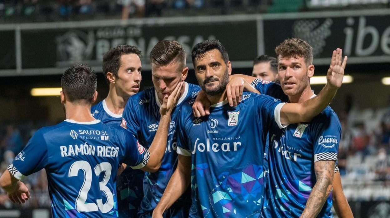 Dani Güiza celebra su gol en Castalia ante el castellón