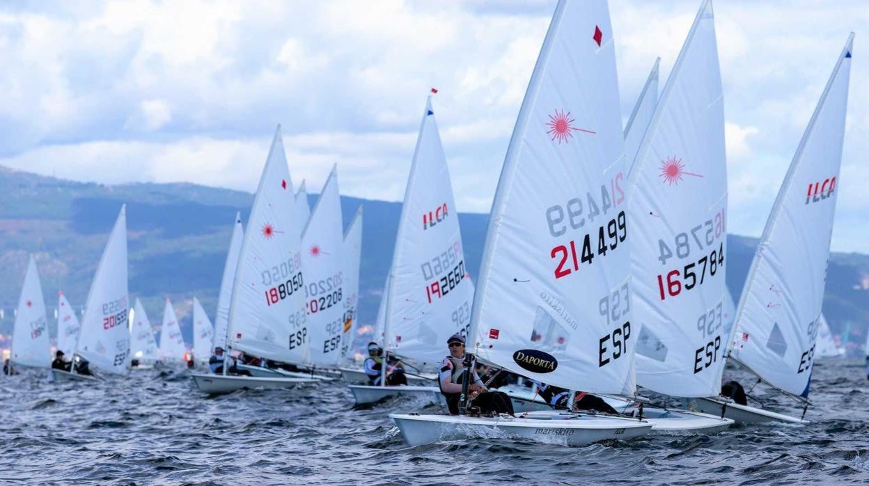 Benjamín Prikryl, líder en el Campeonato Ibérico de la clase ILCA