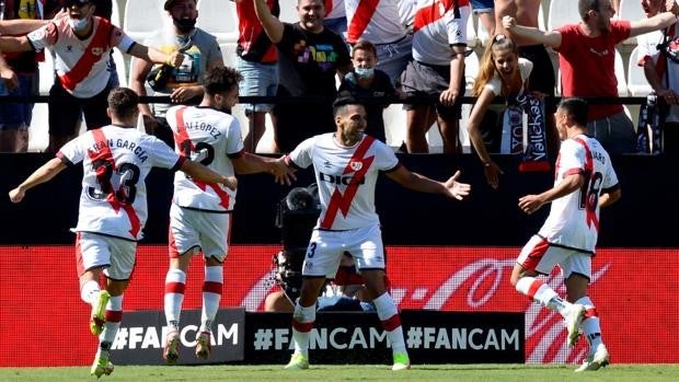 Primer zarpazo de Falcao en Vallecas