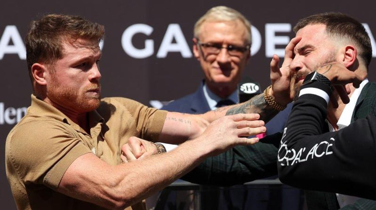 El cara a cara entre Canelo Álvarez y Caleb Plant acaba en trifulca