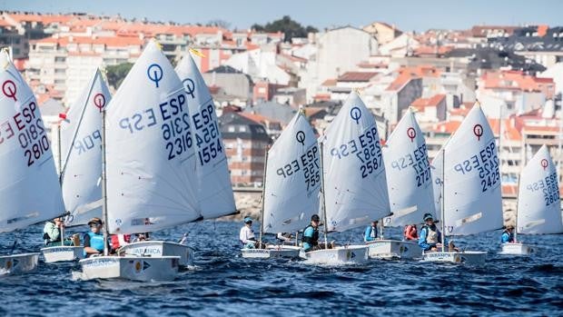 El Trofeo Xacobeo de Optimist inaugura la temporada autonómica en Sanxenxo