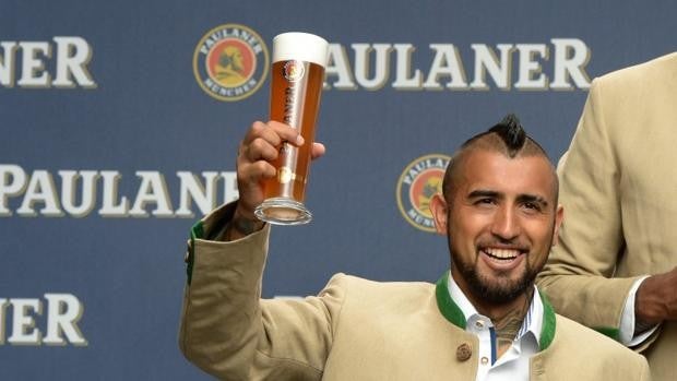 Alcohol, peleas y casinos: Arturo Vidal, una carrera siempre en el alambre