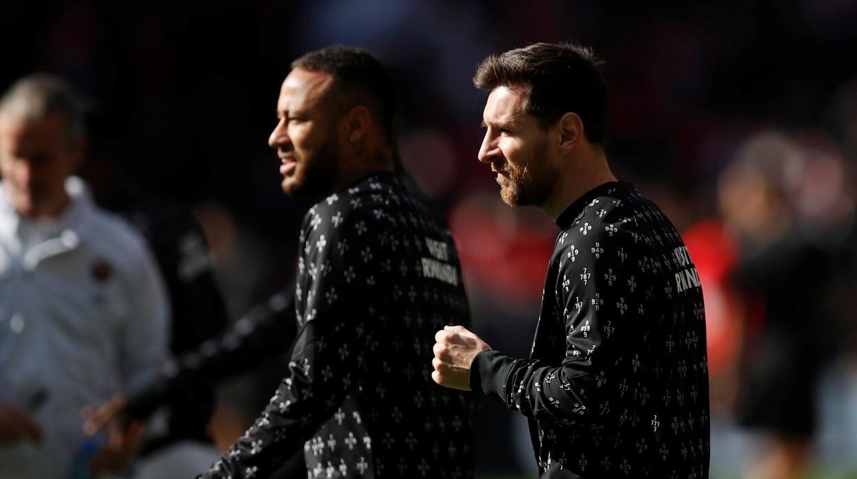 Messi y Neymar durante un entrenamiento el PSG