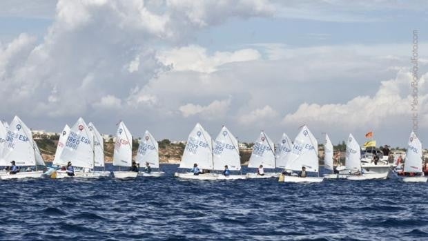 200 Optimist se dan cita en el X Trofeo Dehesa de Campoamor