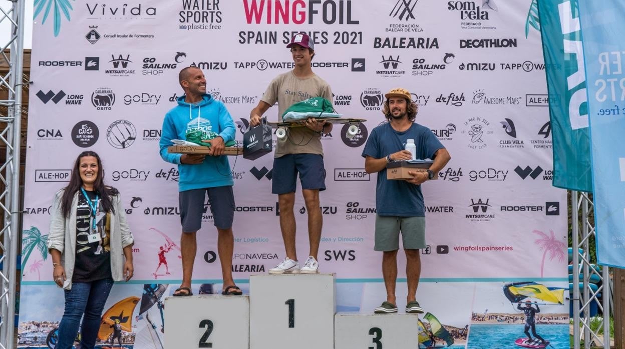 Ducos en el podio de la categoría Open Pro en el Club de Vela Formentera