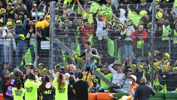 El emocionante adiós de Valentino Rossi en casa