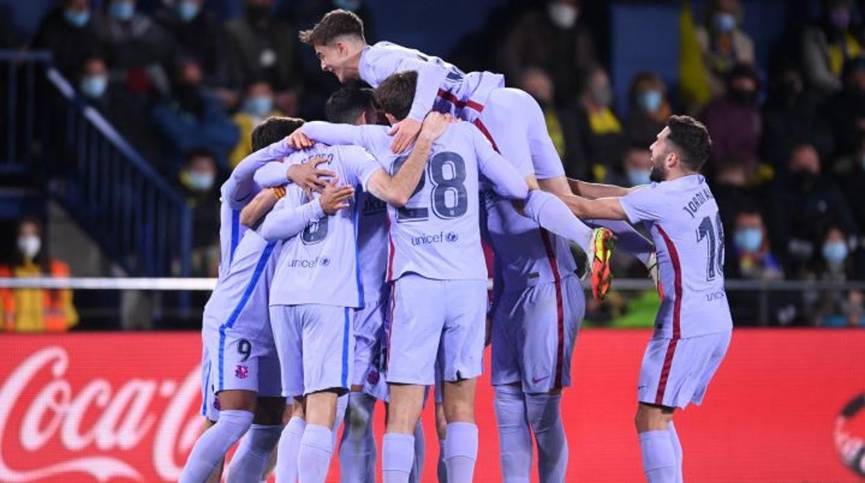 El Barça cae a plomo, pero gana