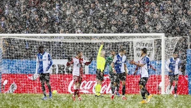 El Celta caza los tres puntos bajo la nieve de Mendizorroza