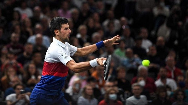 Djokovic, como un tiro en París