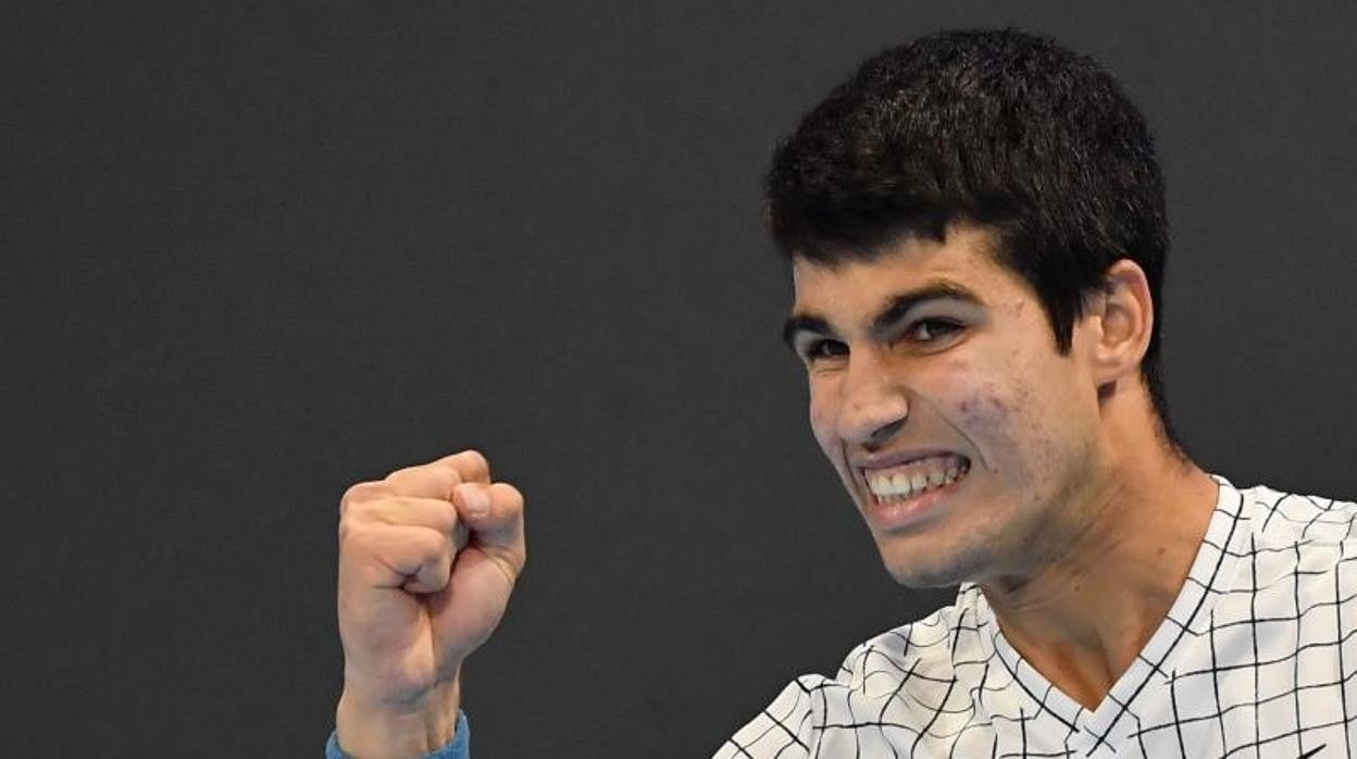 Alcaraz se estrena a lo grande en las &#039;NextGen Finals&#039;