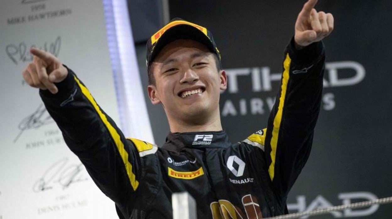 Zhou, el primer piloto chino en la F1 llega cargado de millones