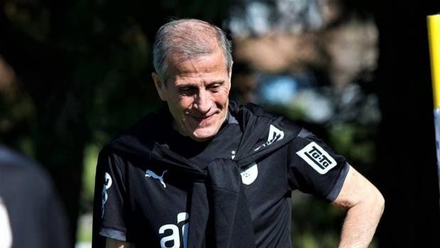 Uruguay destituye a Óscar Washington Tabárez