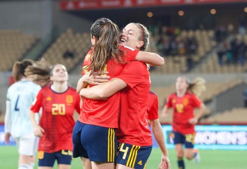 España - Escocia: Baile de oro en la Cartuja para dar un paso más al Mundial (8-0)