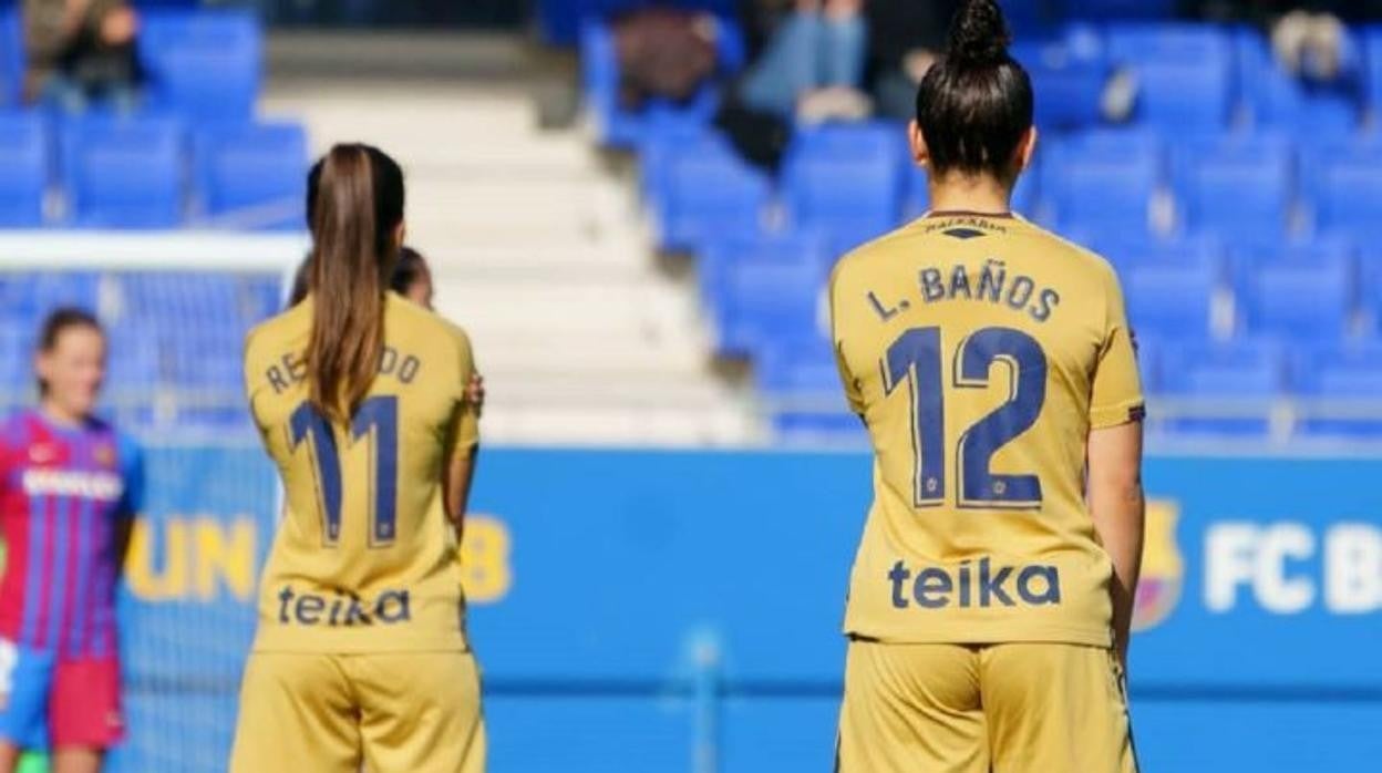 Jugadoras de la Liga Iberdrola tapándose el logo de la Federación