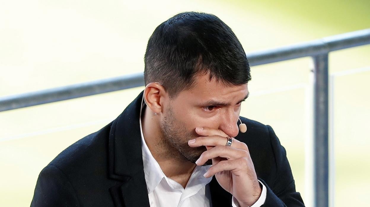 Kun Agüero, ayer en Barcelona en su acto de despedida del fútbol profesional