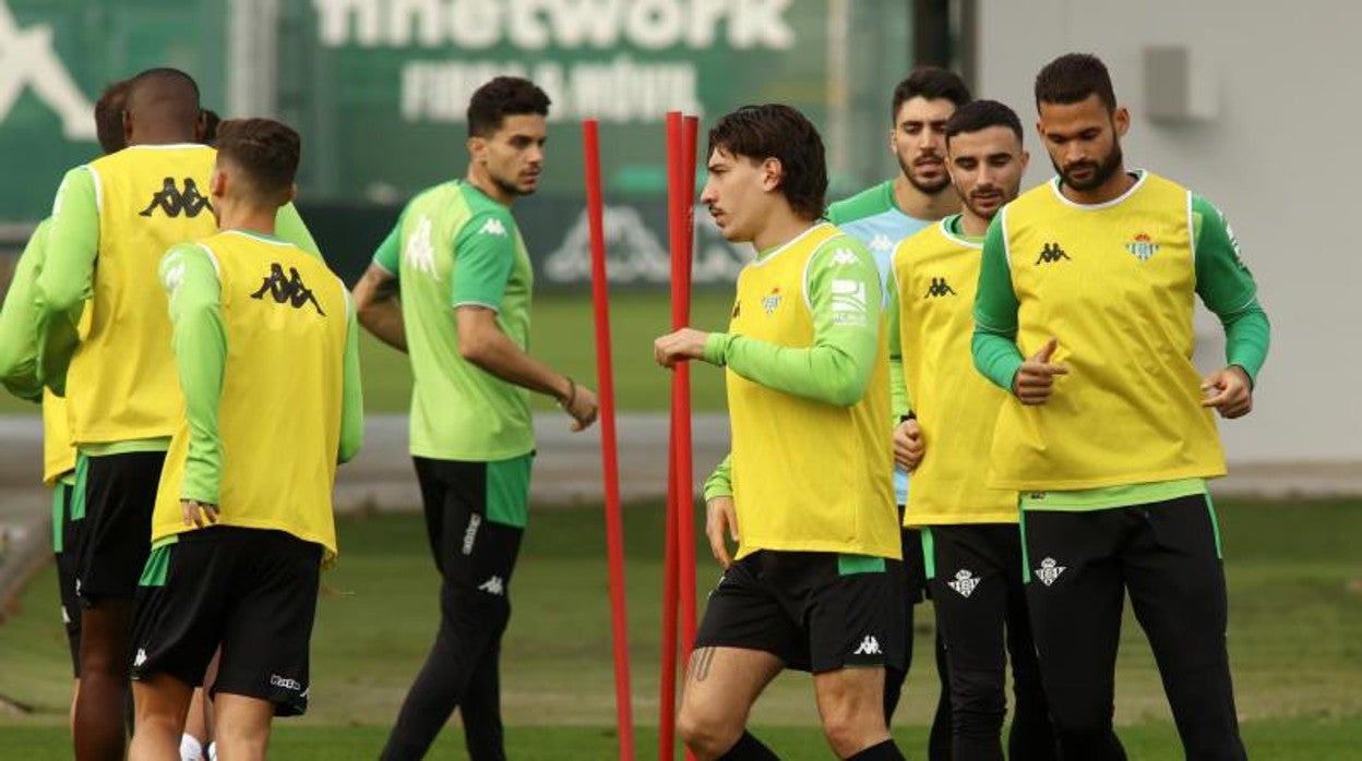 Entrenamiento de la plantilla del Betis a la vuelta de las vacaciones