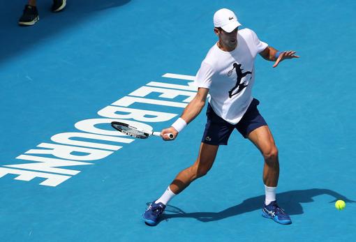 Djokovic, entrenando en Melbourne