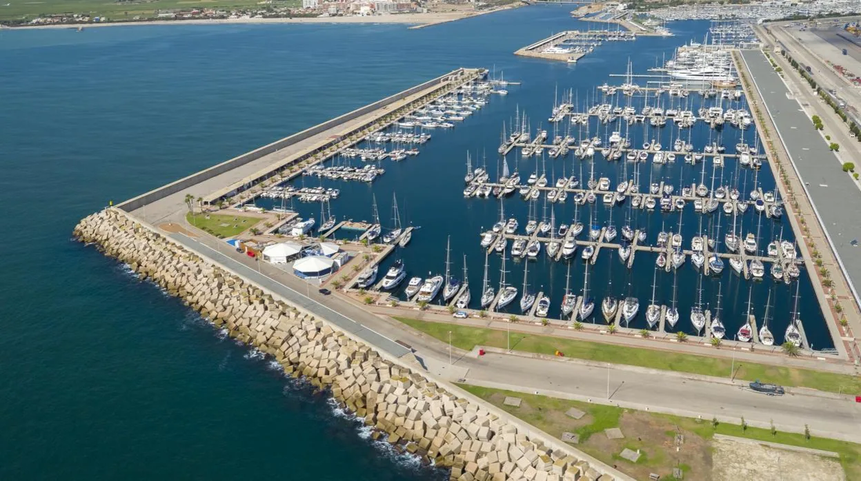 Valencia Mar, el puerto deportivo privado de Valencia, abre nueva etapa con el cartel de completo