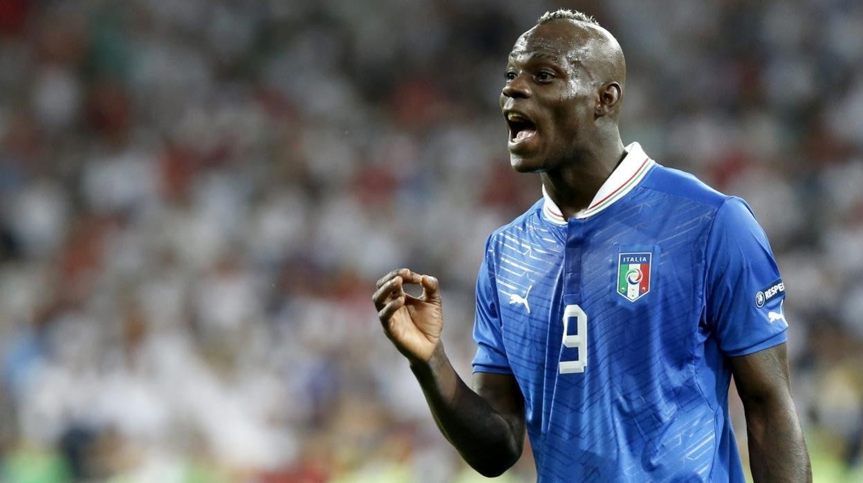 Balotelli durante un partido con Italia en 2012