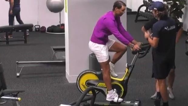 ¿Por qué Nadal se puso a hacer bicicleta después de jugar cinco horas?