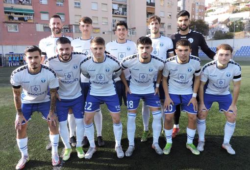 El once inicial del El Palo FC en un partido en San Ignacio, su estadio