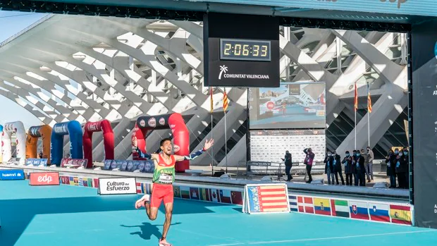 Ayad Lamdassem, el cuarto olímpico español en el Zurich Maratón Sevilla 2022