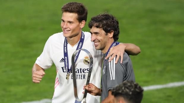 Latasa, el tanque que juega con los pies