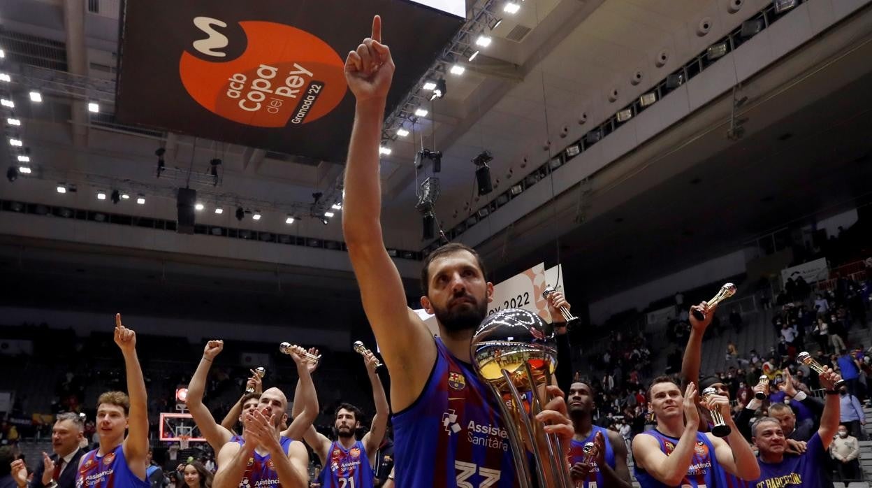 Mirotic, con el premio de MVP de la Copa