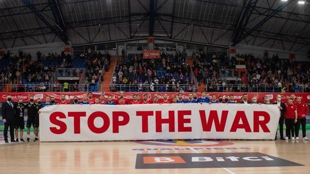 Los equipos y árbitros rusos, suspendidos de las competiciones FIBA