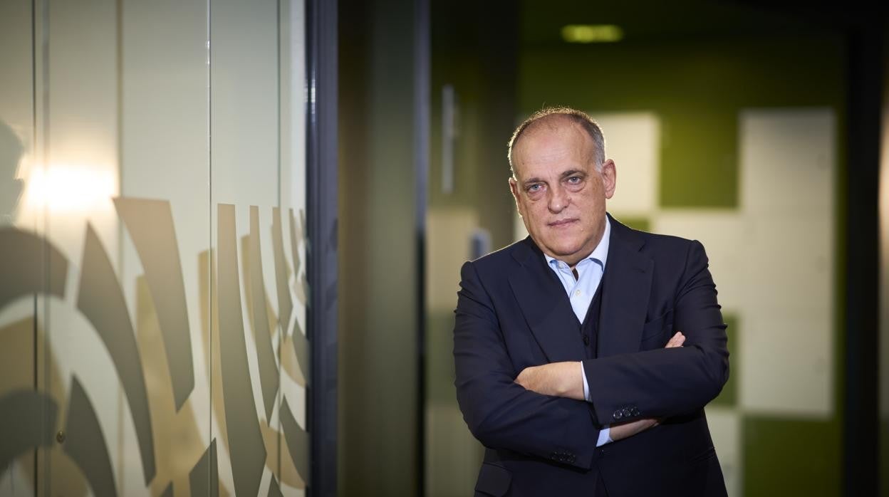 Javier Tebas posa durante una entrevista