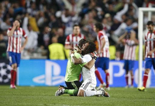 Casillas y Marcelo celebran el triunfo en la final de la Copa de Europa de 2014