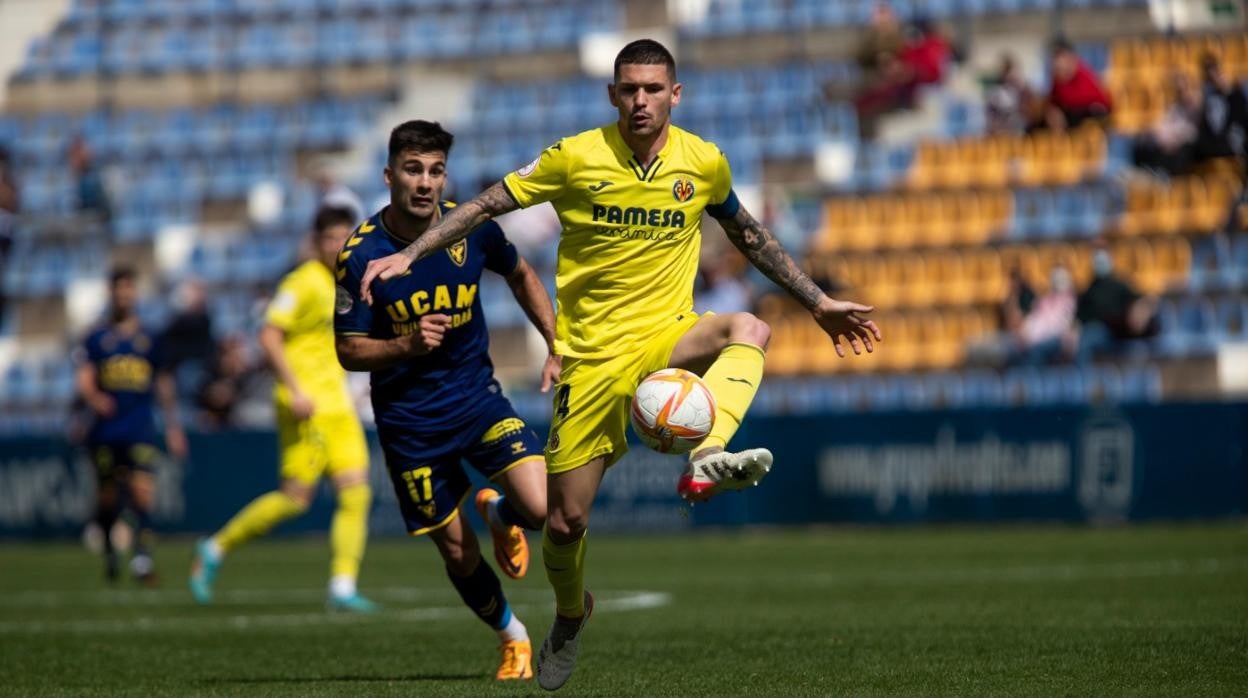 Imagen del partido entre el UCAM Murcia y el Villarreal B