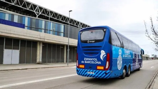 El Espanyol envía su autocar a Ucrania y acogerá a niños afectados por la guerra