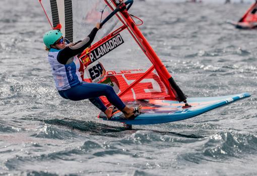 Xammar/Brugman y Pilar Lamadrid, segundos en 470 Mixto e iQFoil Femenino en el arranque del Sofía
