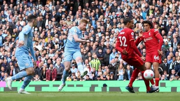 Manchester City-Liverpool, un regalo con empate a fútbol