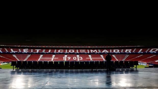 Cierre parcial del Wanda tras los saludos nazis de hinchas atléticos en Mánchester