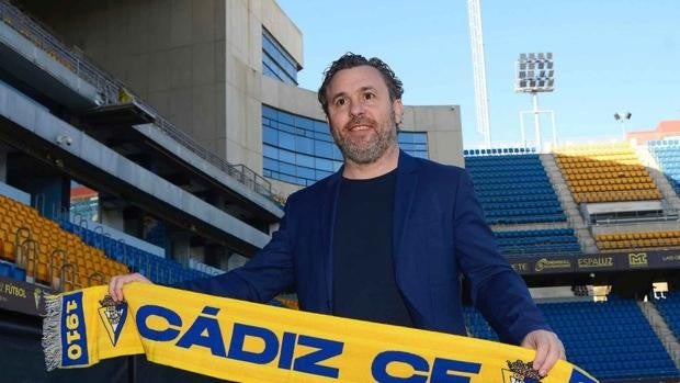 El Cádiz quiere pescar en río revuelto