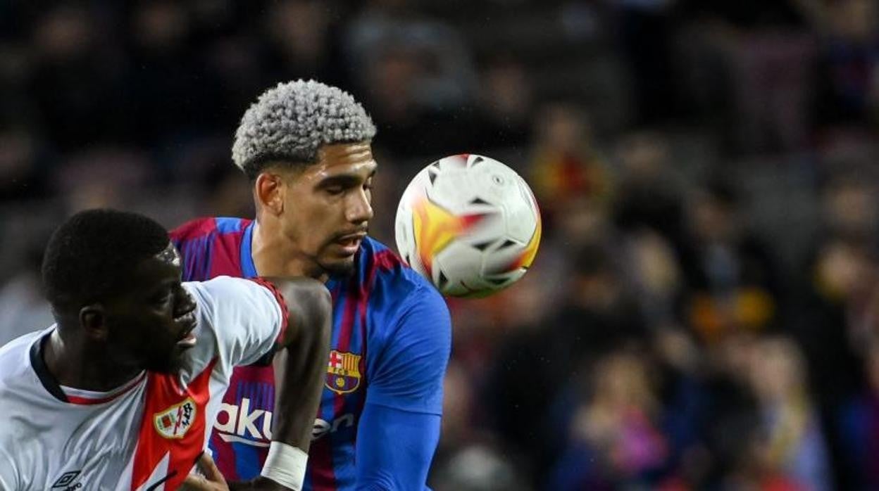 Araujo, durante el partido ante el Rayo