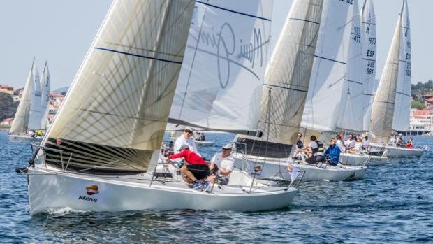 El «Alboroto», de Javier Aguado lidera el Trofeo Repsol tras un complicado primer día