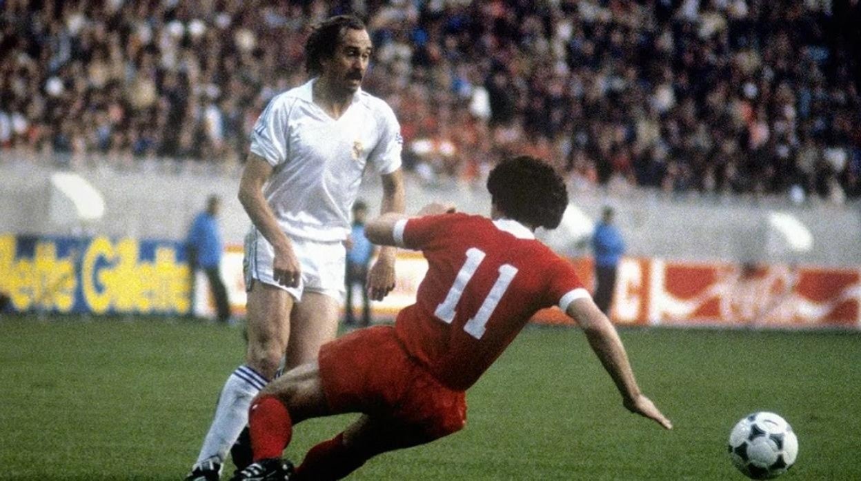 El alemánm Stielike, en la final de 1981 París entre el Real Madrid y el Liverpool