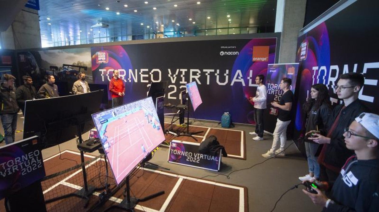 Varios finalistas del torneo virtual, durante la competición